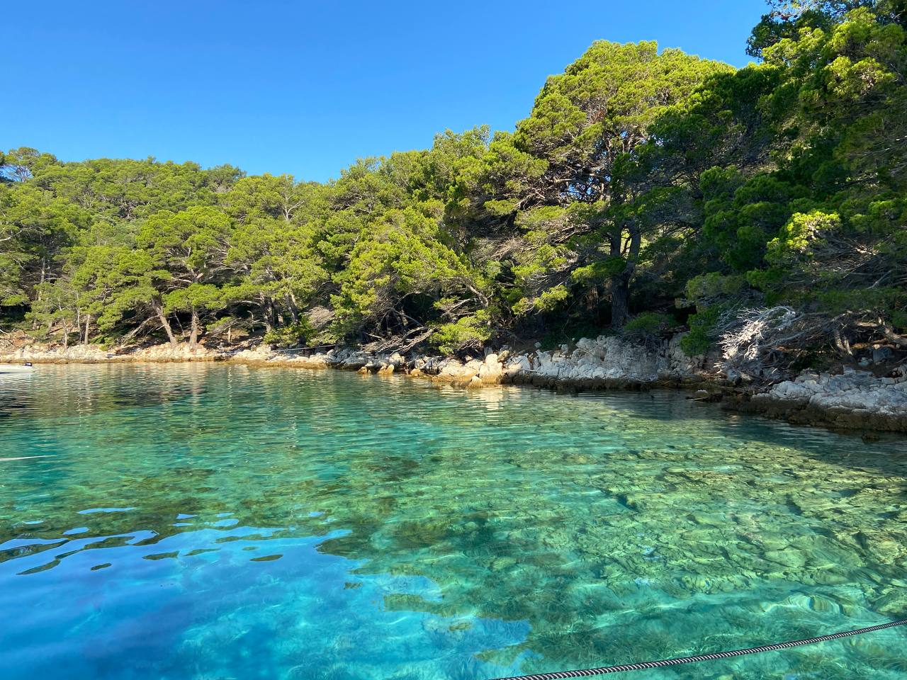 Türkisfarbene Bucht in Kroatien